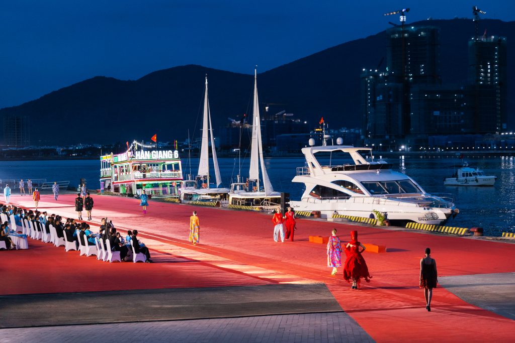 VUNGOC&SON trình làng bộ sưu tập Cruise 25